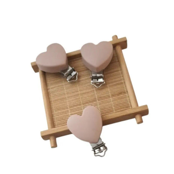 Clips en forme coeur pour attache tétine 