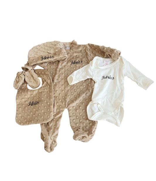 Ensemble pyjamas naissance grenouillère en minky personnalisé