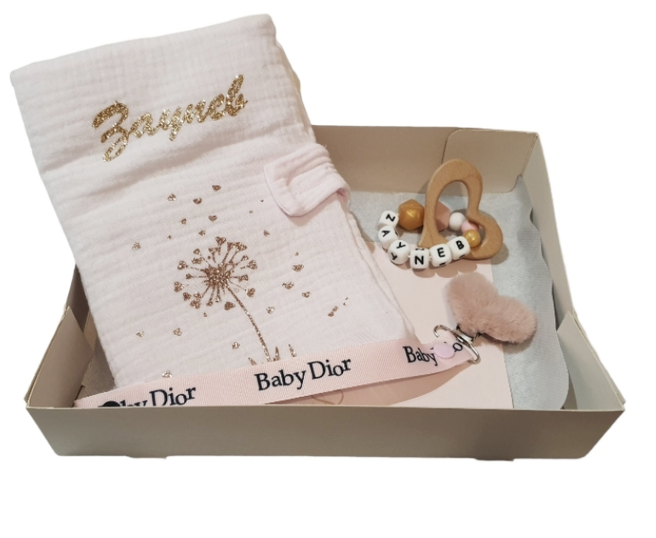 Coffret cadeau naissance personnalisé fille