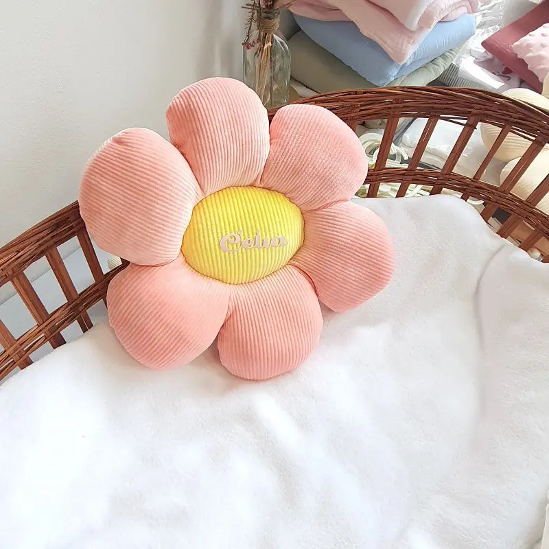 coussin fleur rose pour bébé fille 